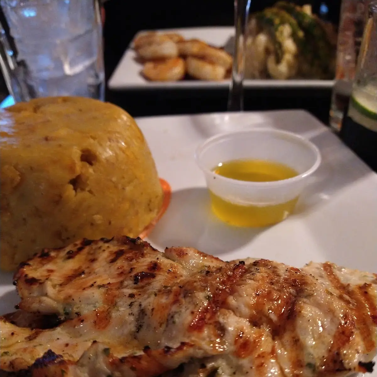 Mofongo Con Pollo a La Plancha