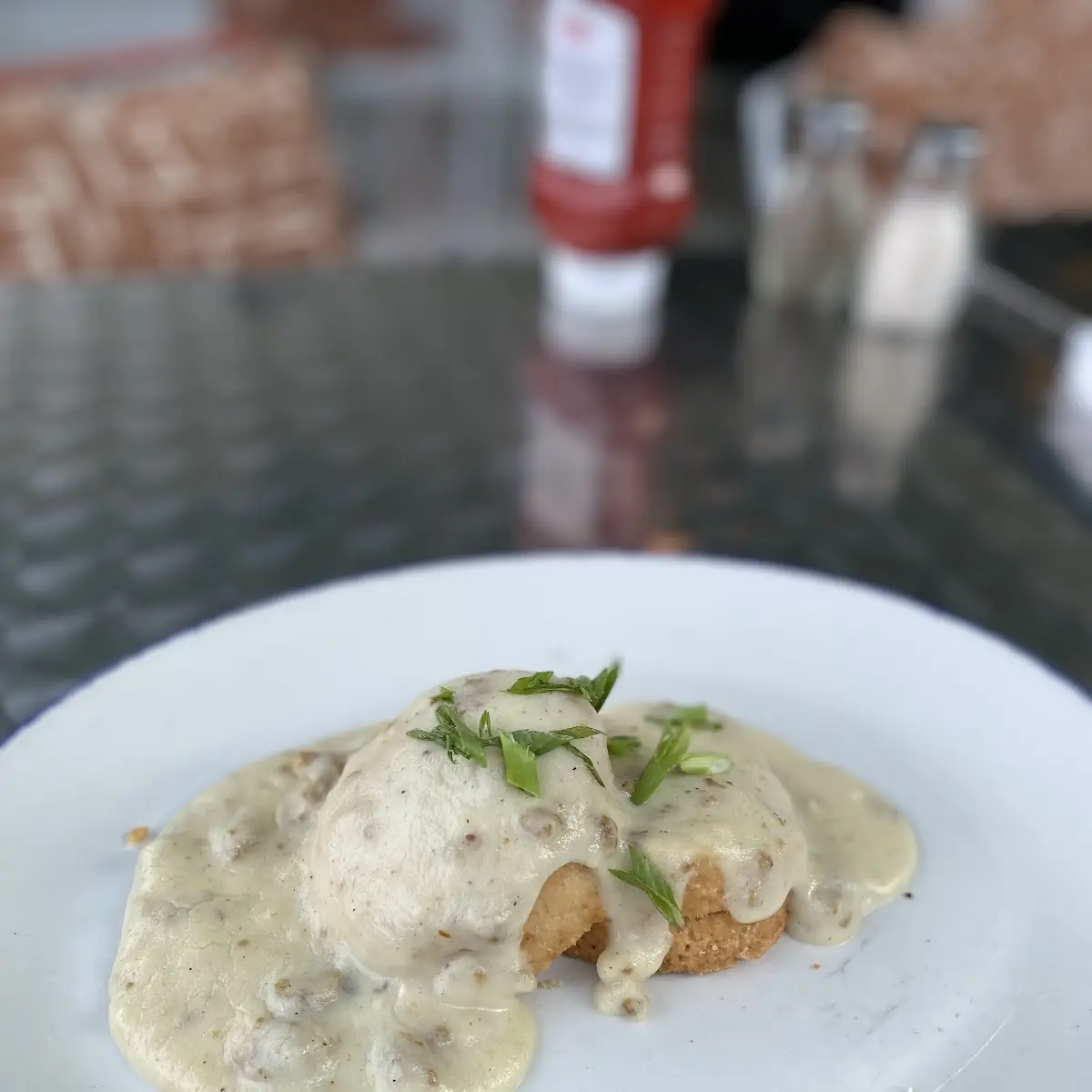 Poogan's Biscuits & Sausage Gravy