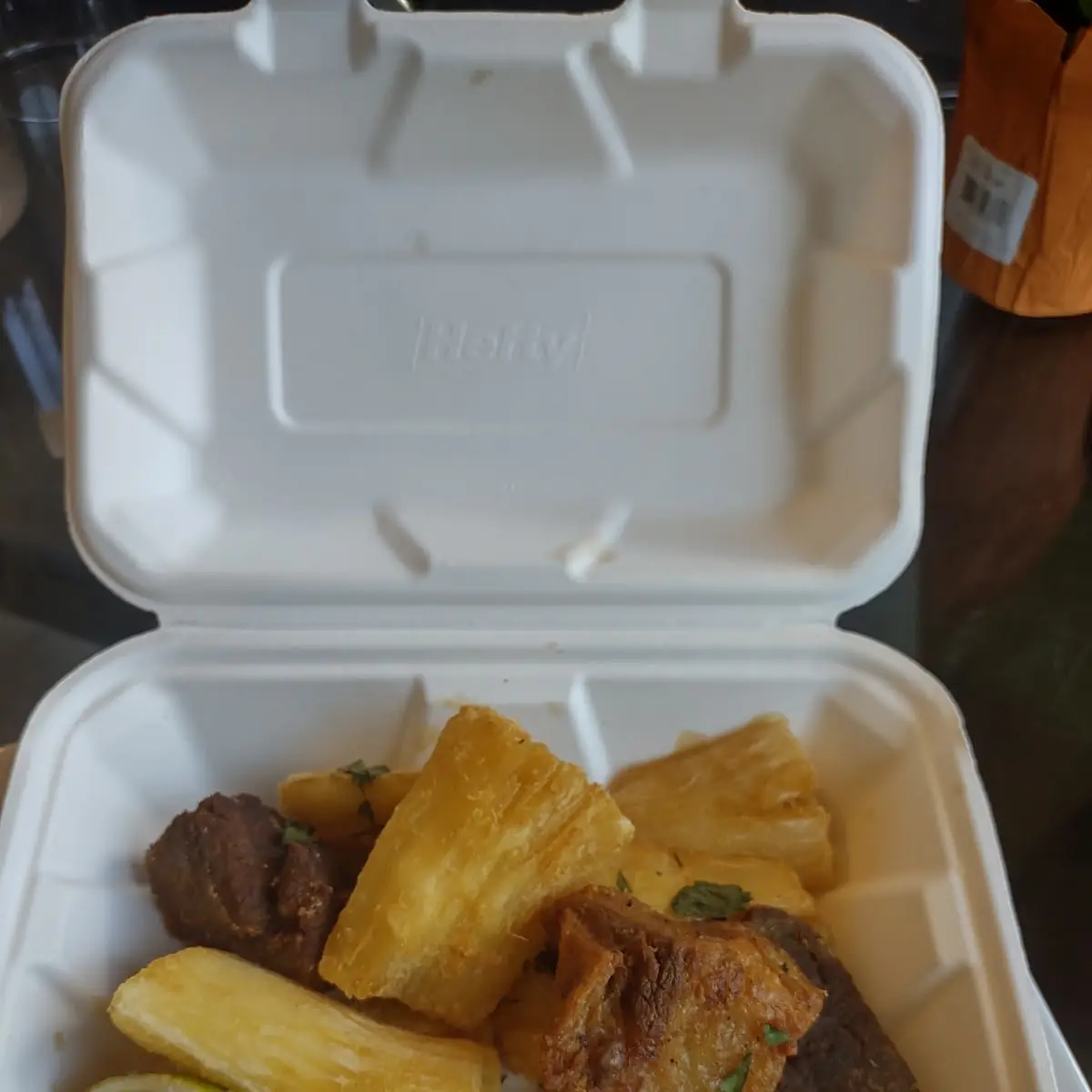Yuca Con Chicharrón Fried Cassava with Pork