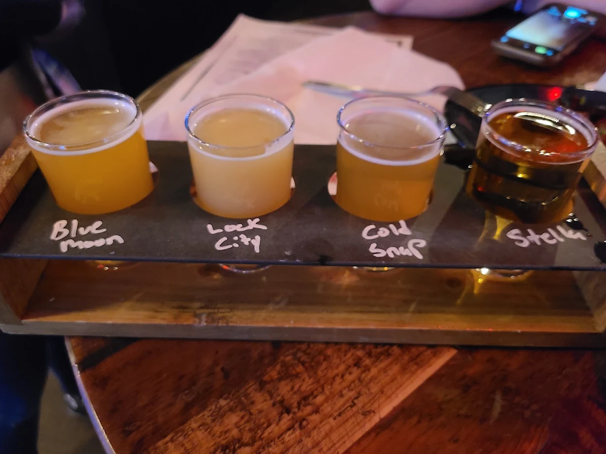 Flight at Mohegan Sun with Lock City Really Nice Beer