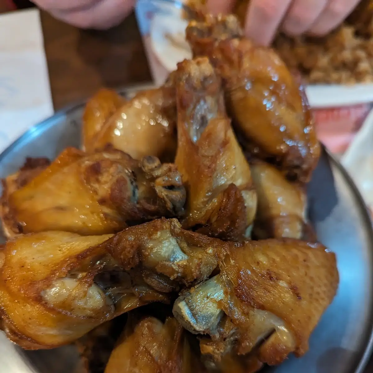 K4. Egg Roll (1), Chicken Wings (3)