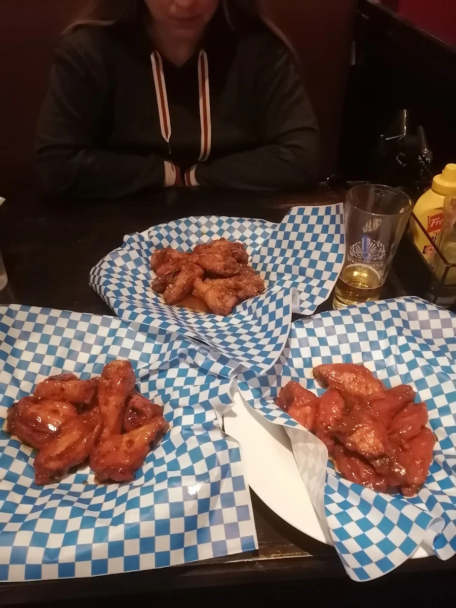 Jumbo Wing Platter, Q BBQ Public House