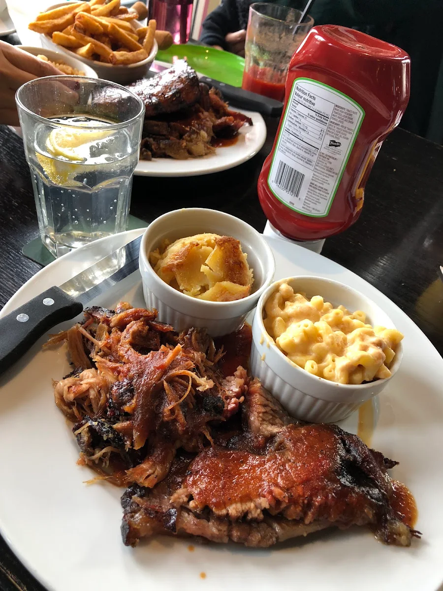 Pulled Pork Platter, Q BBQ Public House