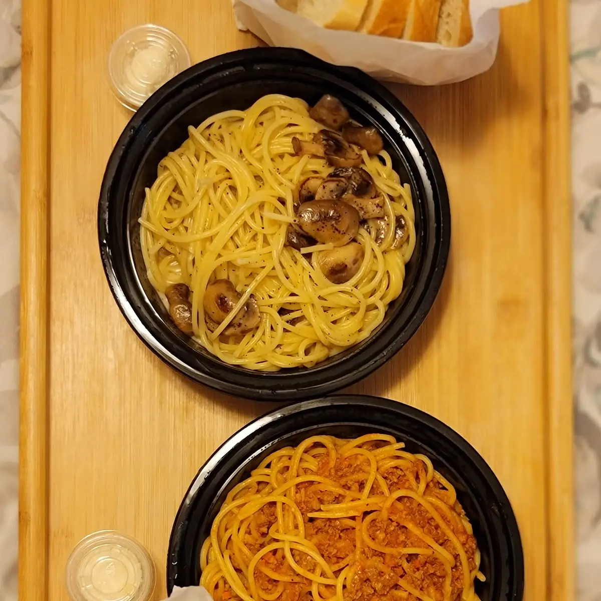 Spaghetti Bolognese & Cacio E Pepe