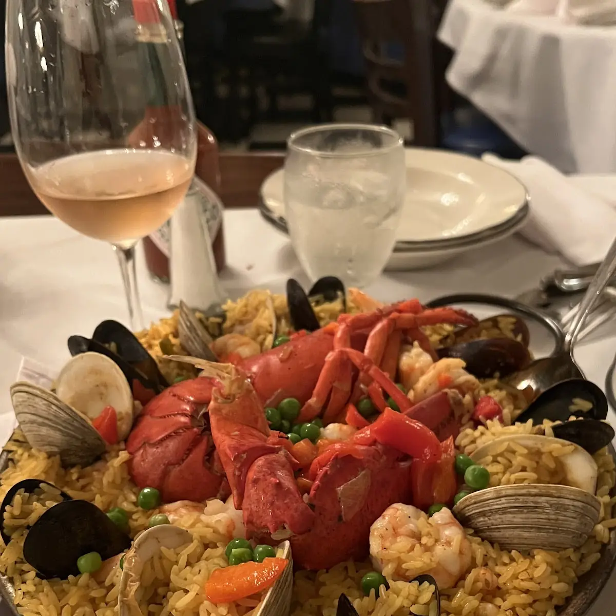 Paella Valenciana Con Langosta