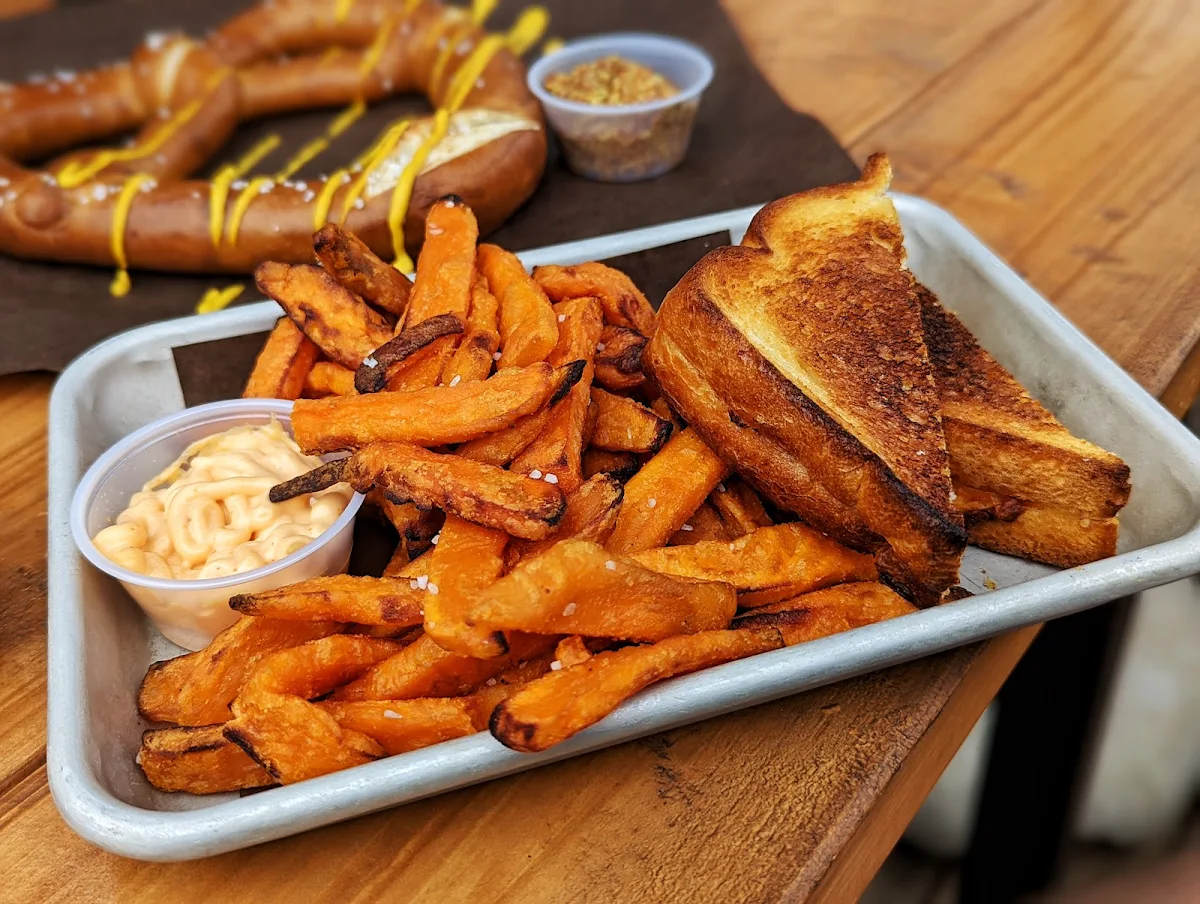 Grilled Cheese & Yam Fries, Mariner Brewing