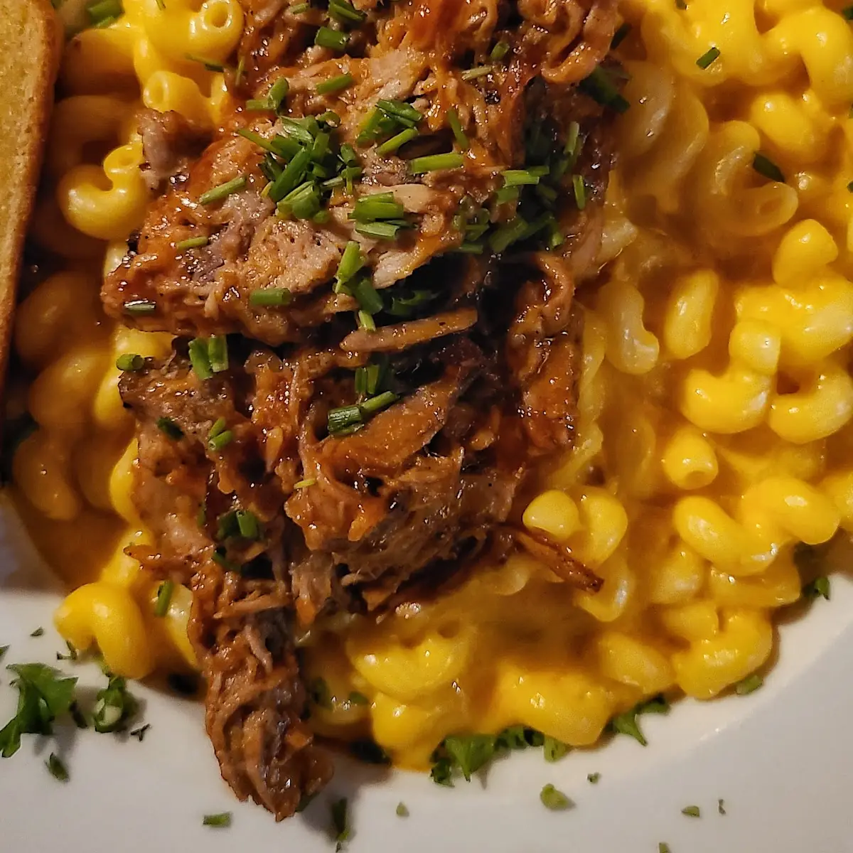 Mac and Cheese with Pulled Pork