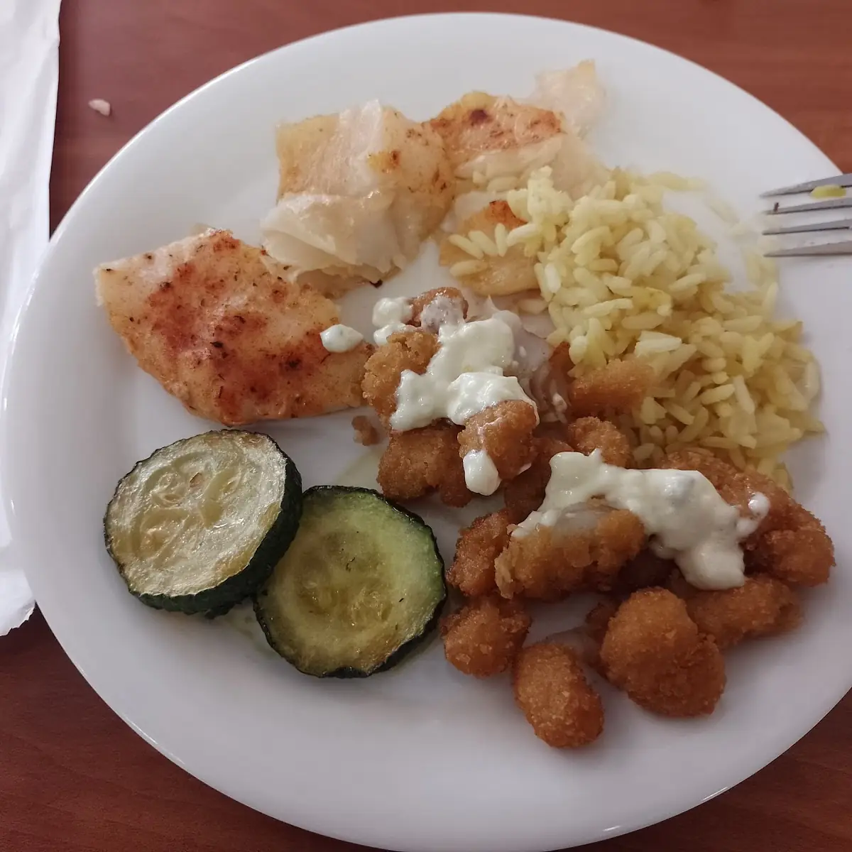Fried Fish with Vegetables and Breaded Potatoes