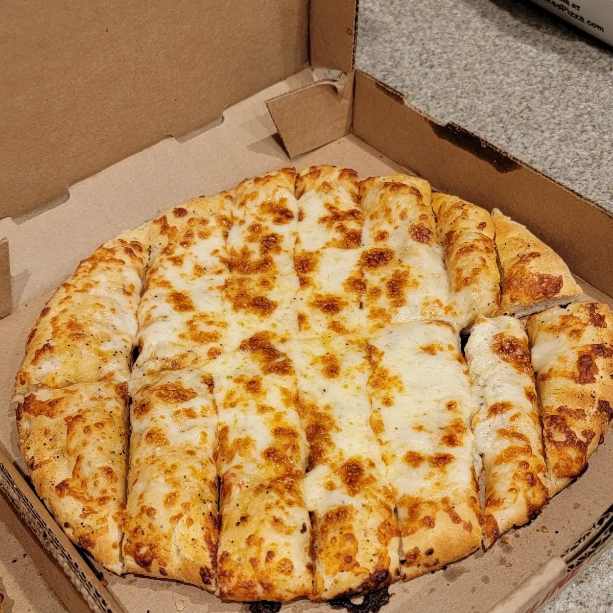Garlicparmstuft Crust Pizza