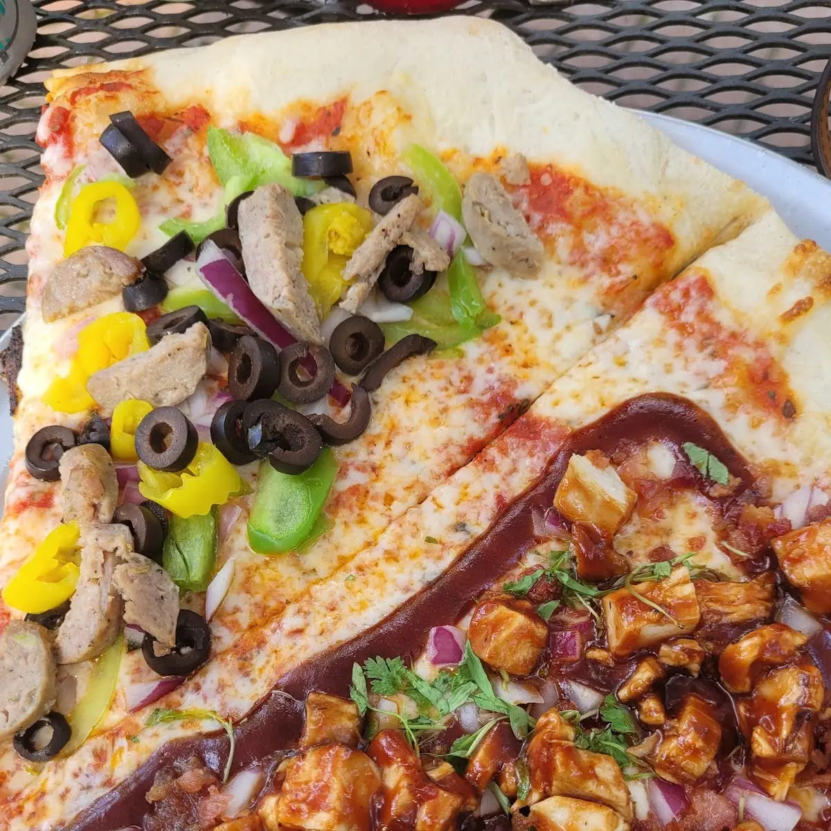 BBQ Chicken 14 Pizza