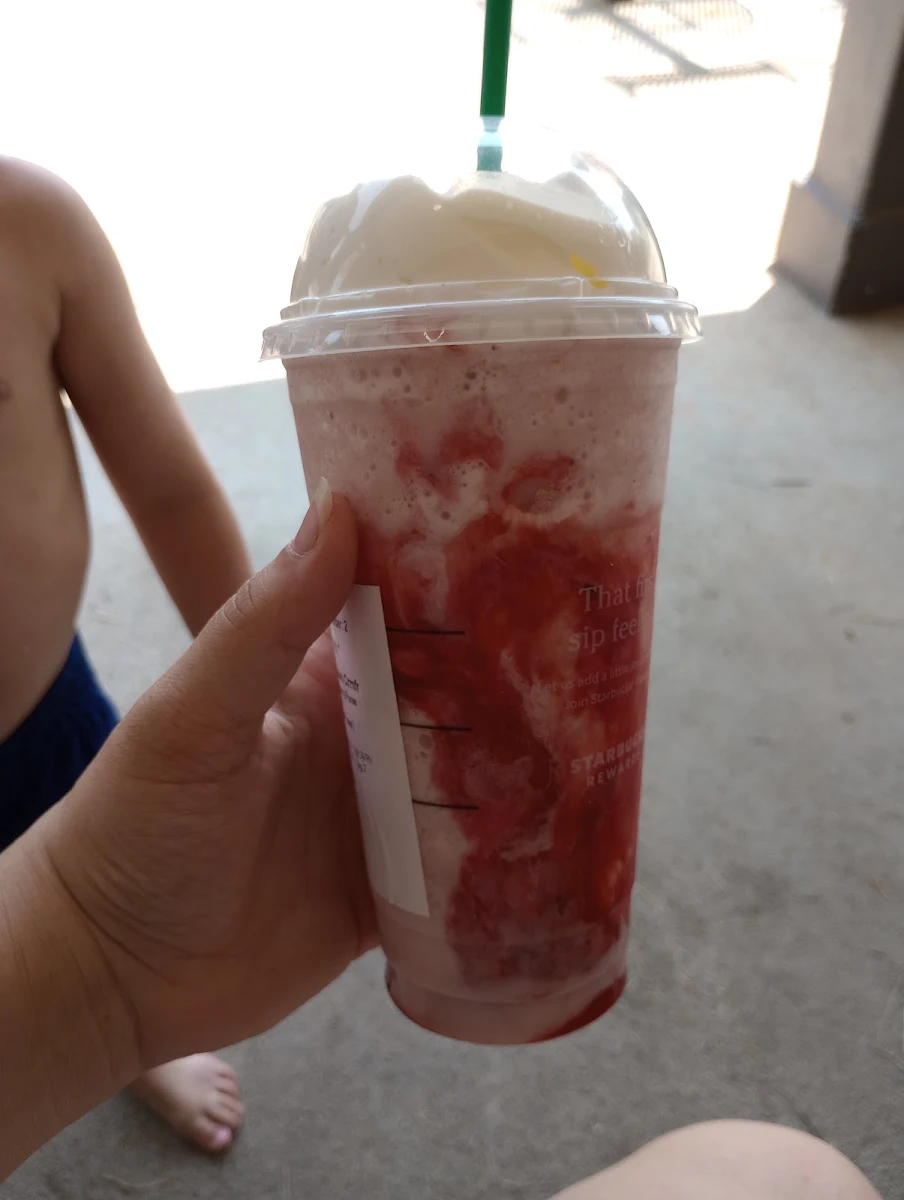 Strawberry Açaí Lemonade