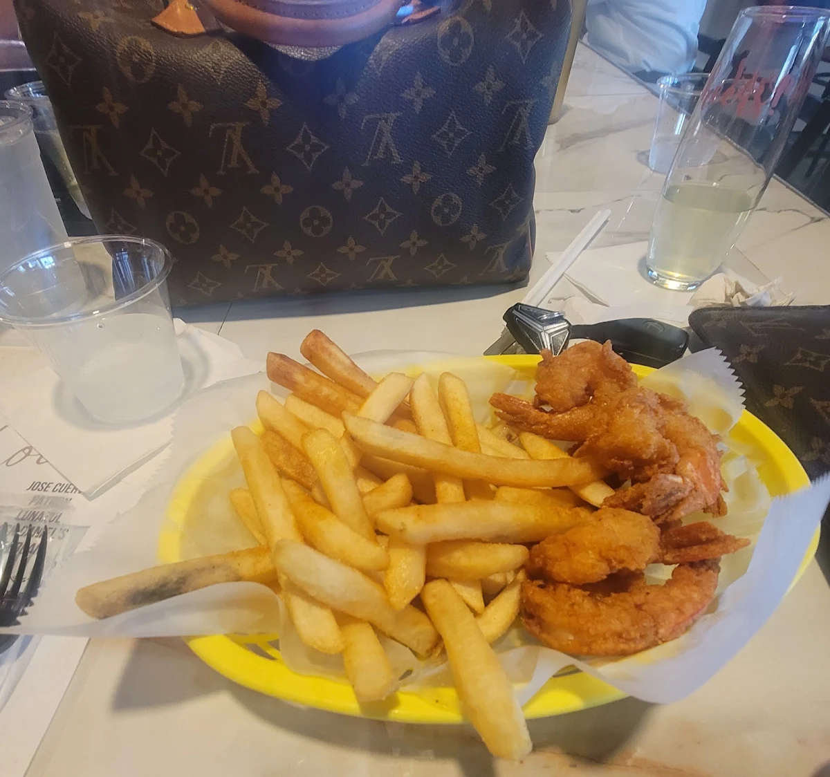 Fried Shrimp Basket with Fries