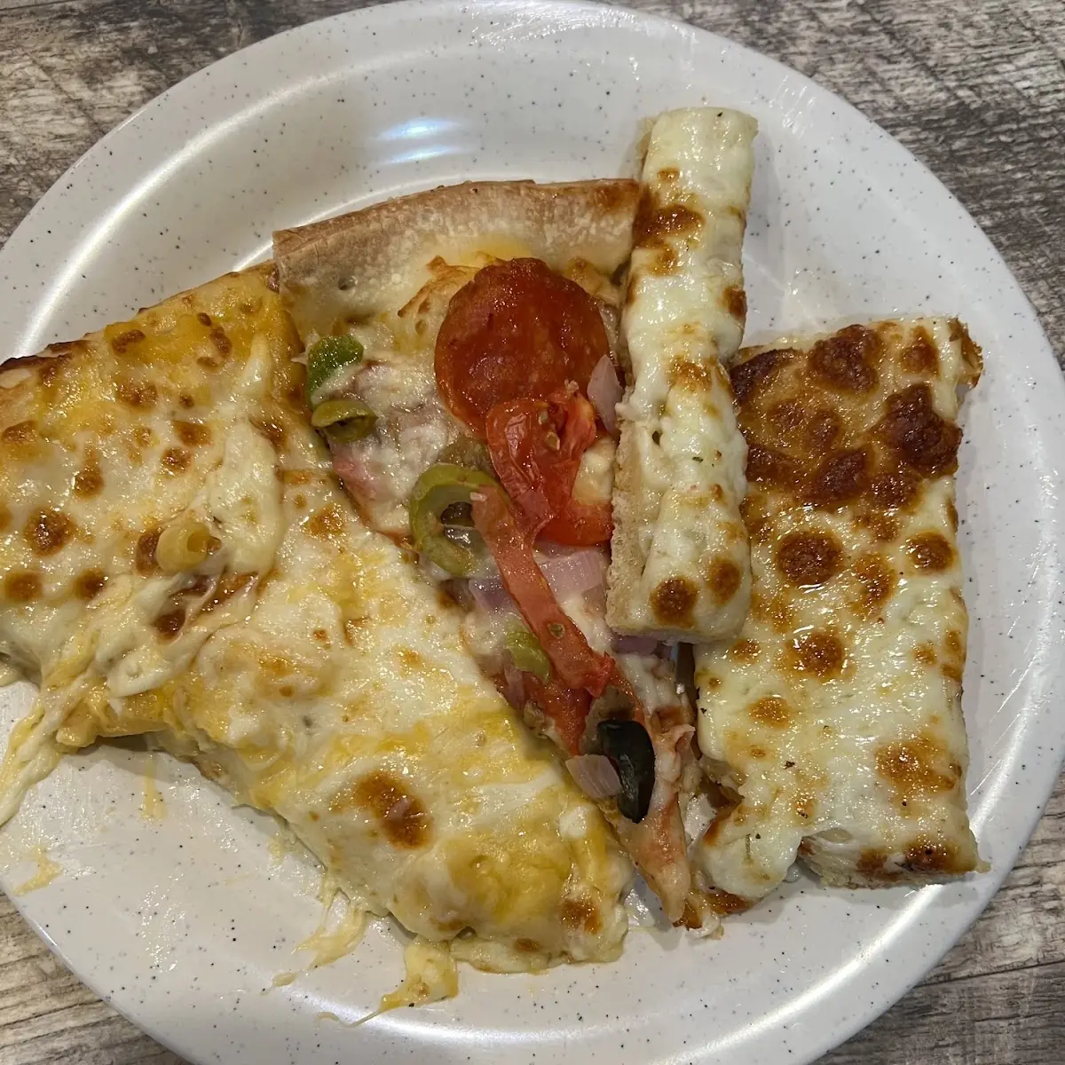 Supreme Pizza Mac and Cheese Pizza