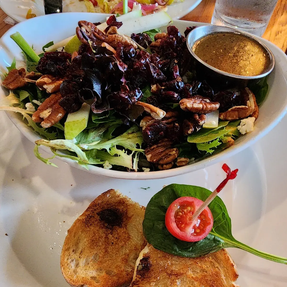 Pear Pecan Salad