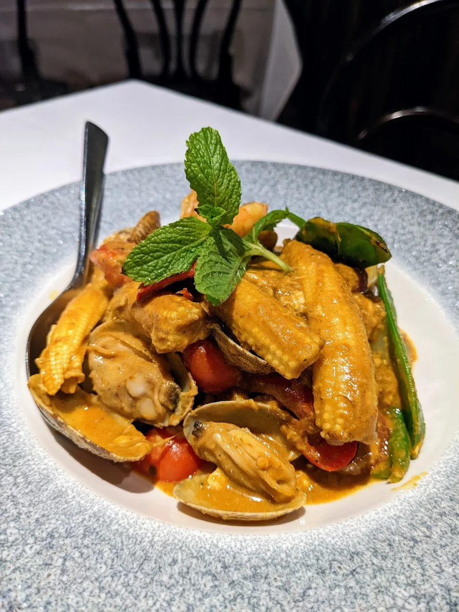 Amok Curry, Viet