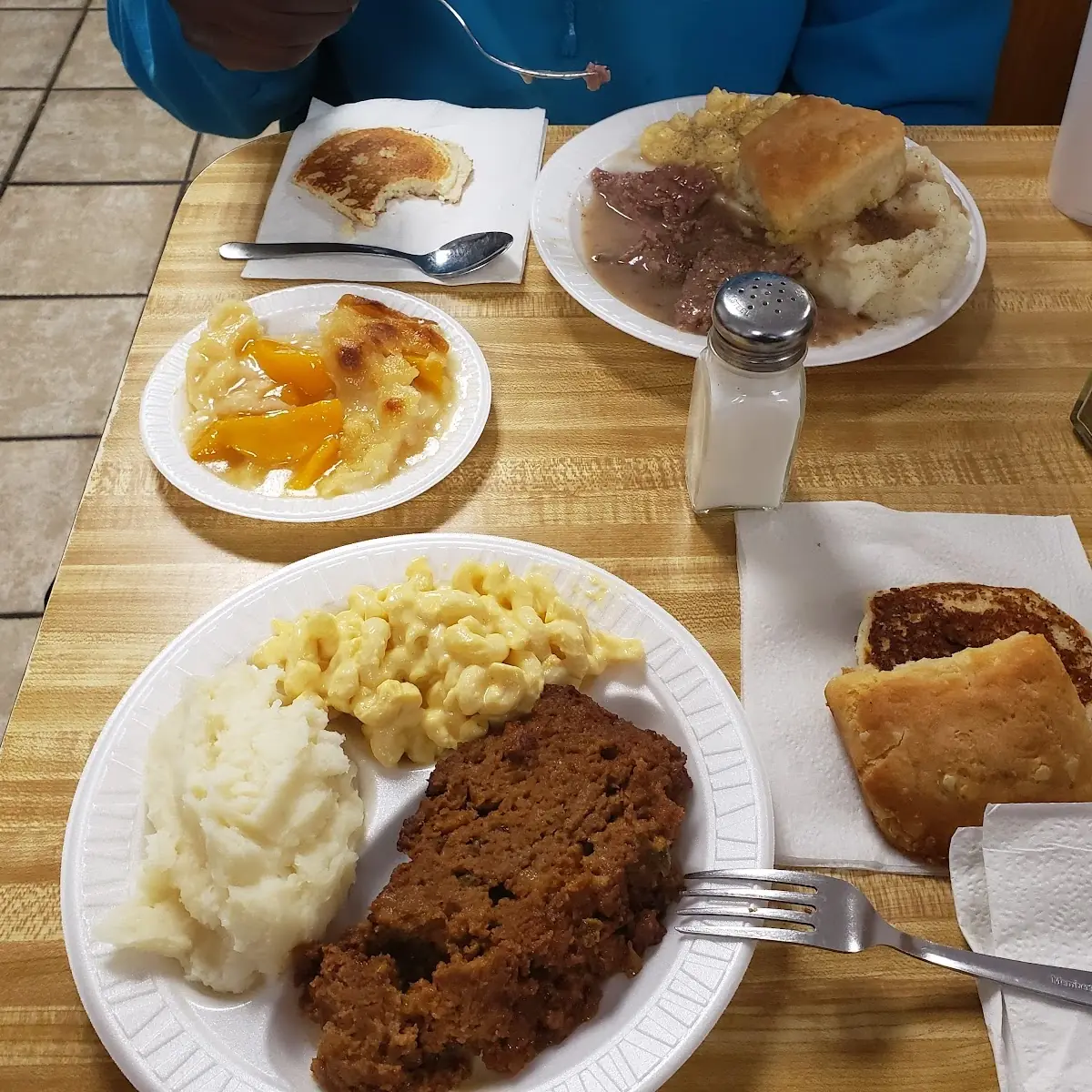 Meatloaf Mashed Potatoes and Mac N Cheese