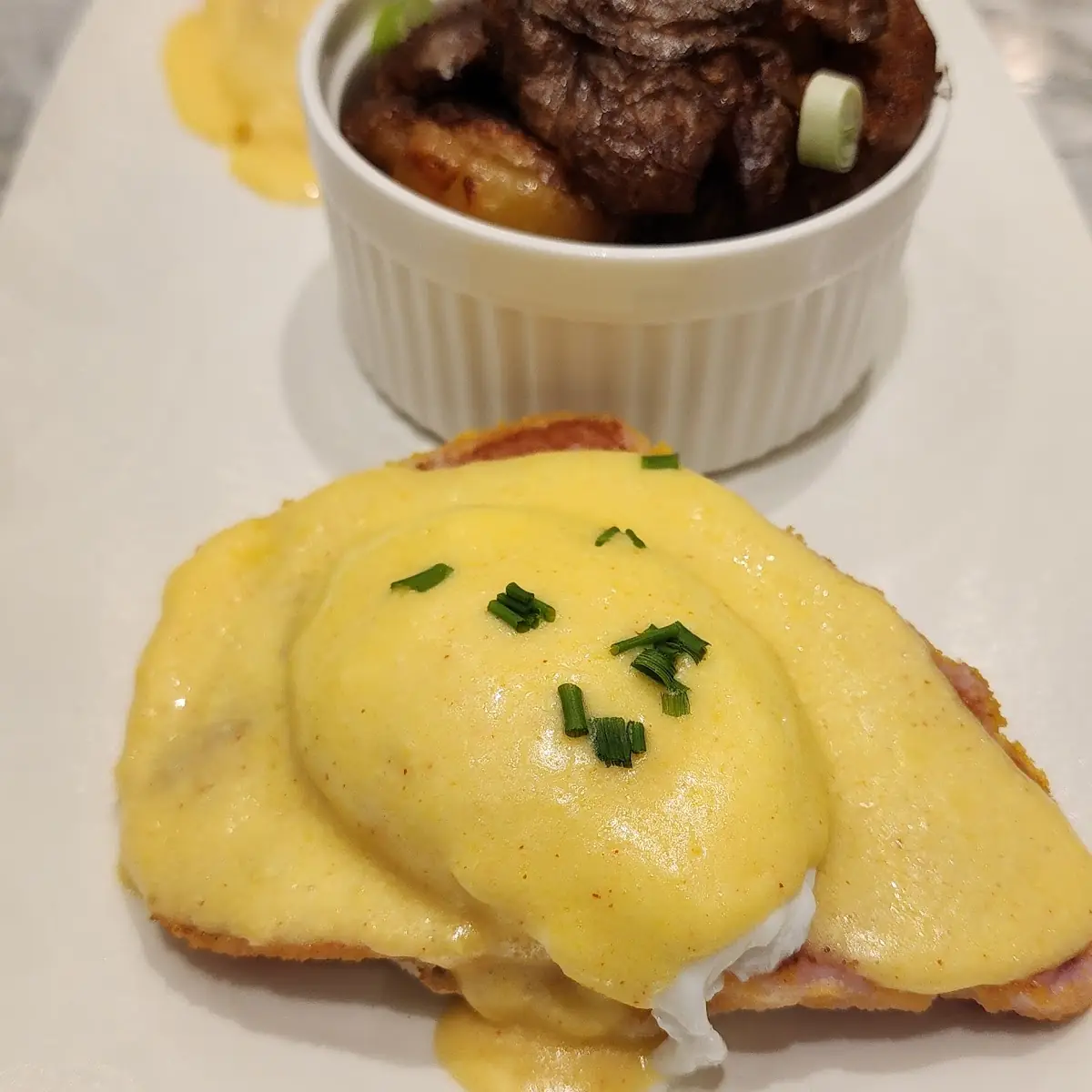 Eggs Benedict, Lucky's Restaurant & Bar