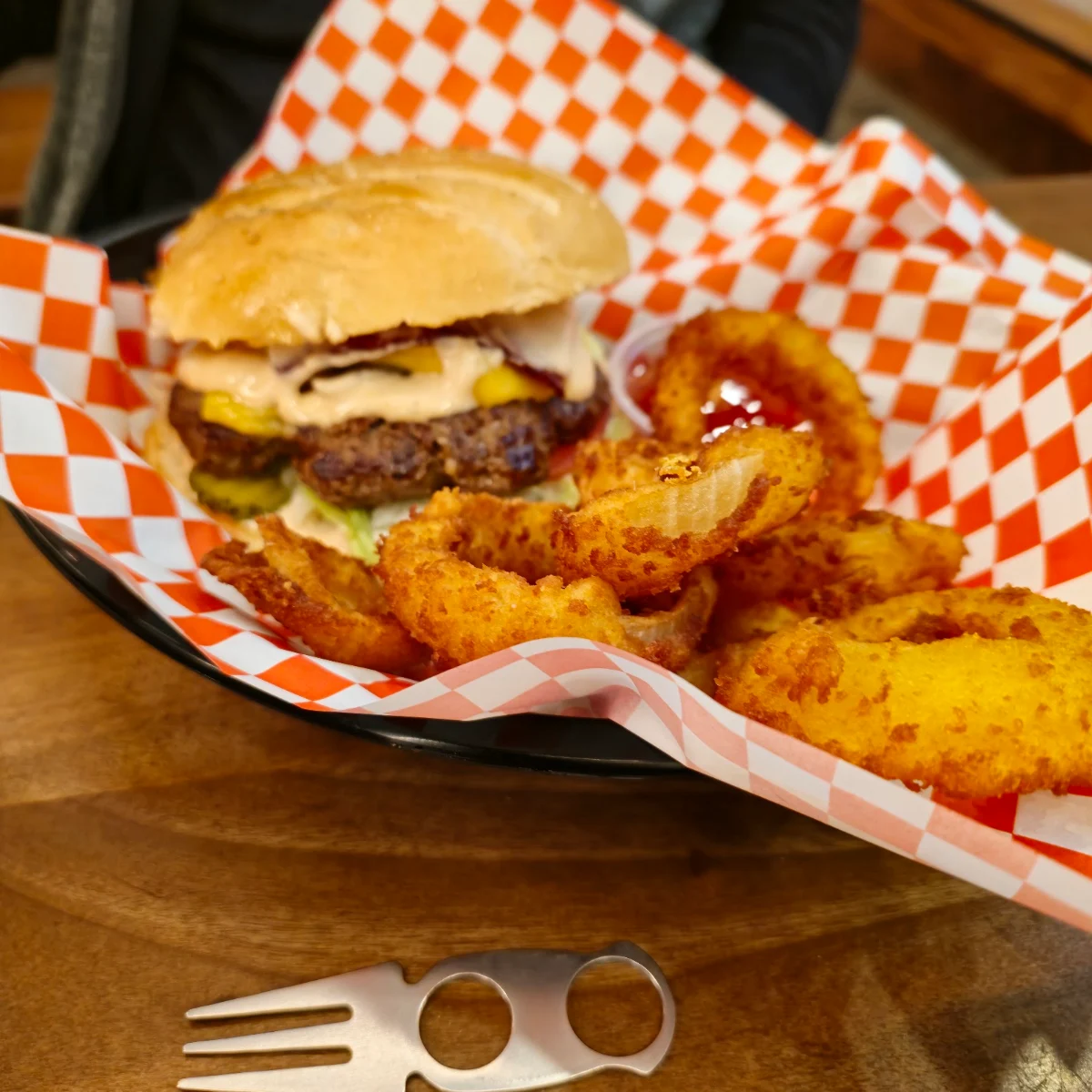 Firefly Burger with Onion Rings, Firefly Burger Toronto