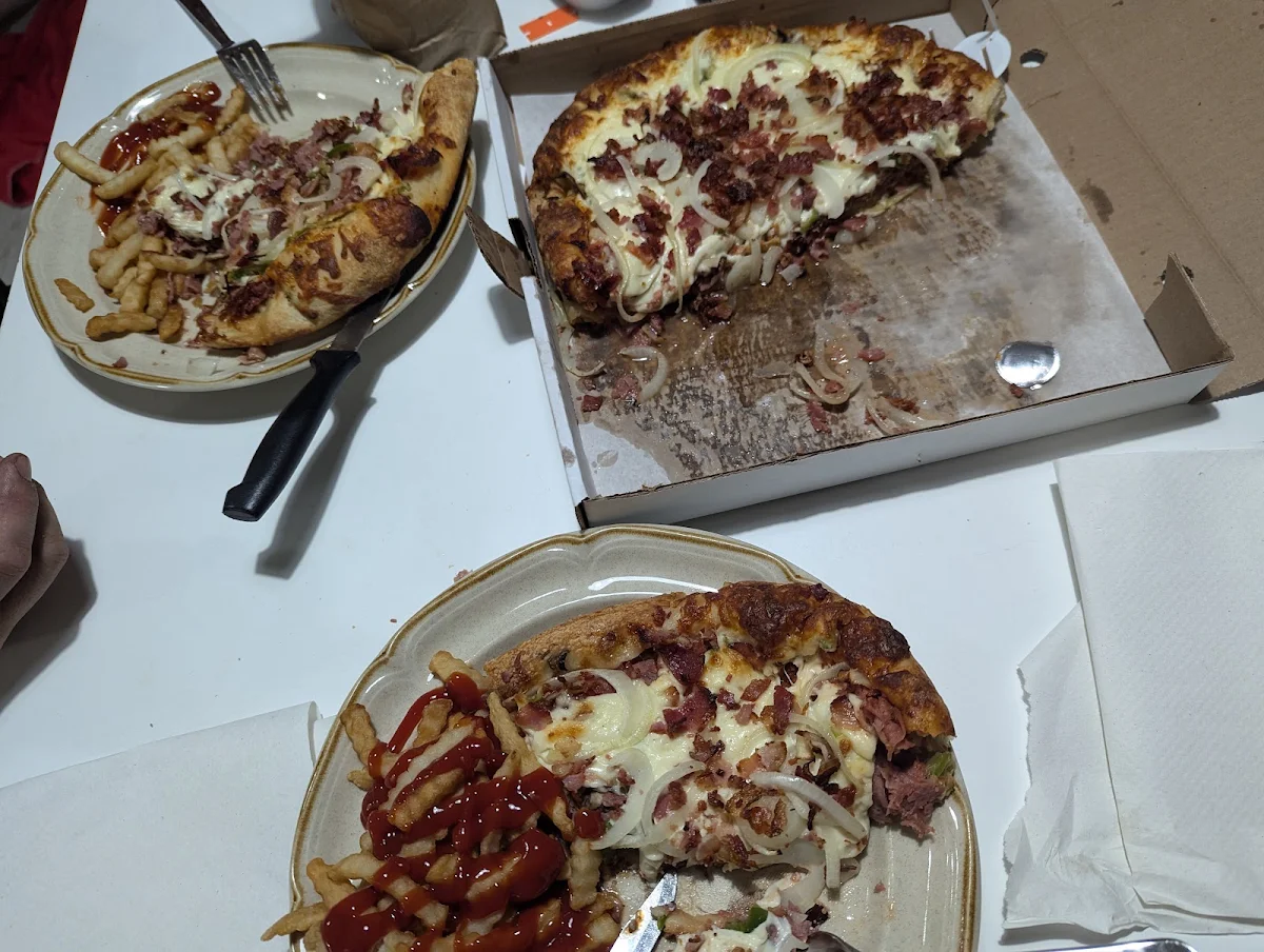 Pizza Populaire Avec Frites
