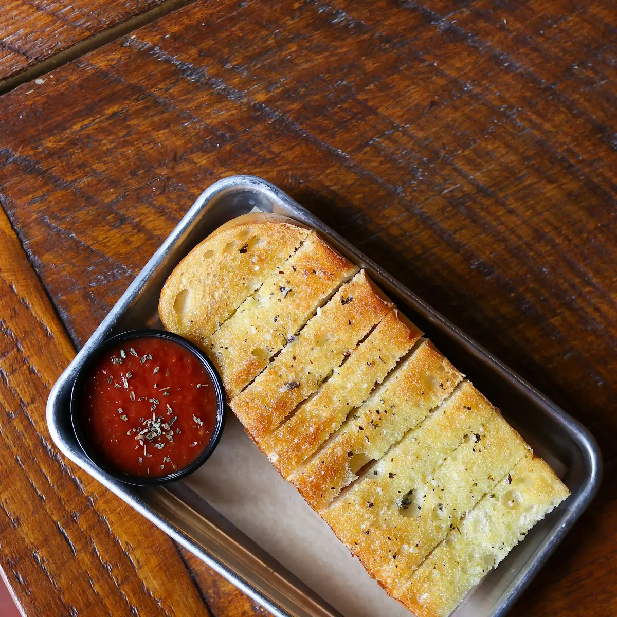Garlic Bread with Marinara Sauce