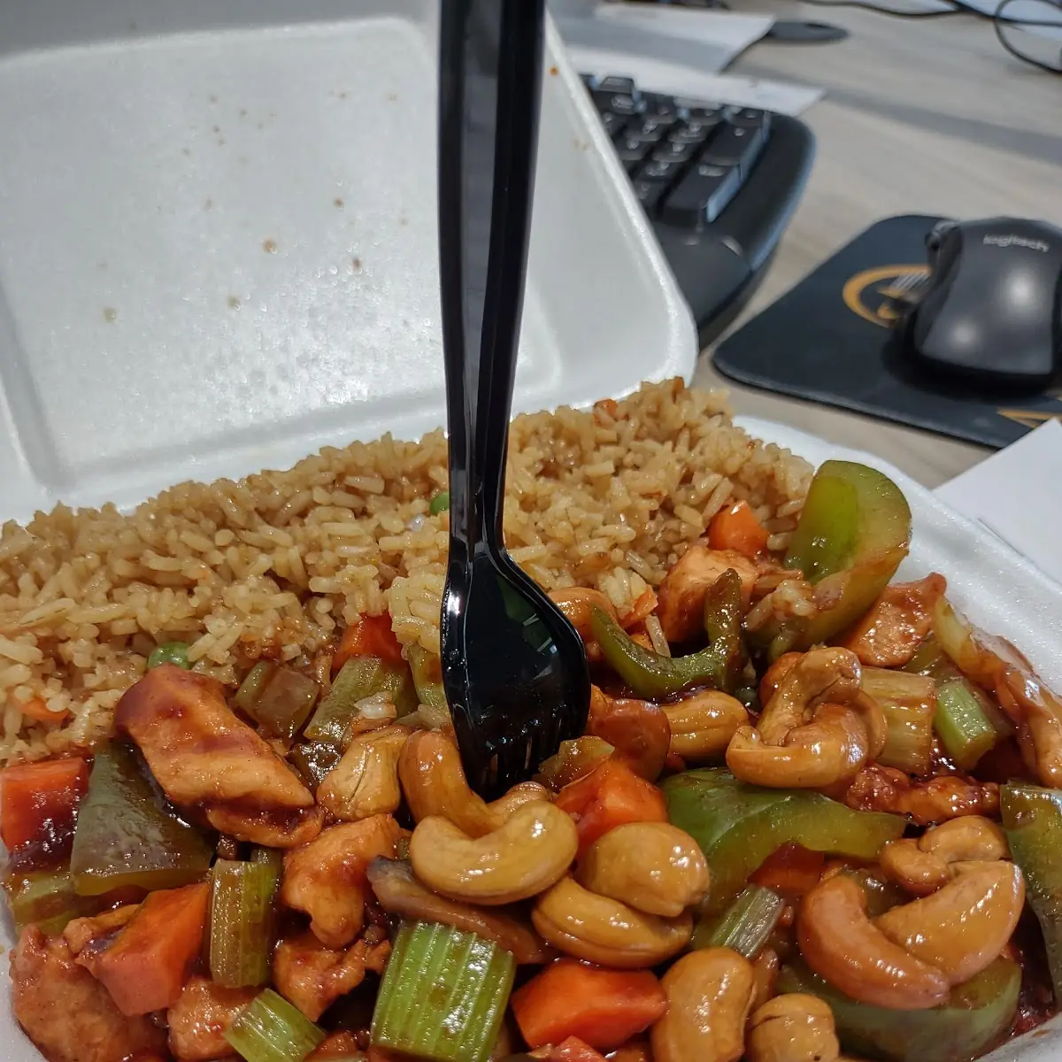 68. Curry Chicken with Onions (Qt) 咖喱鸡