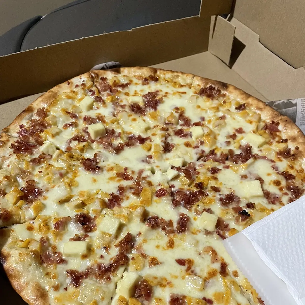 Smoke Chicken Bacon Pizza