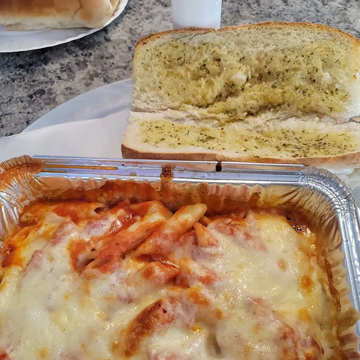 Ziti with Sauce an Garlic Bread