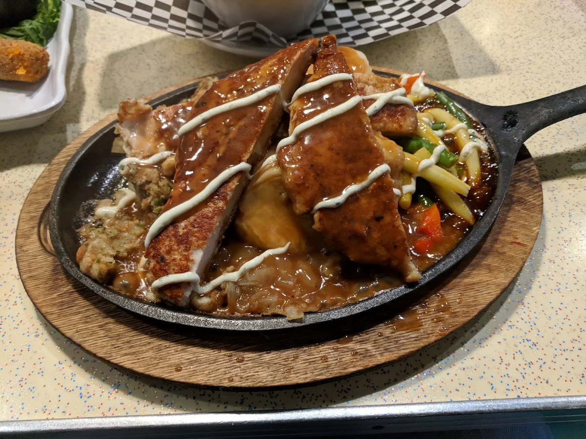 Sizzling Chicken Skillet, Melanie Pringles Restaurant