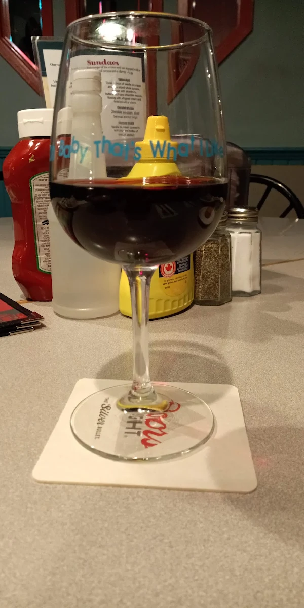 Wine, Melanie Pringles Restaurant