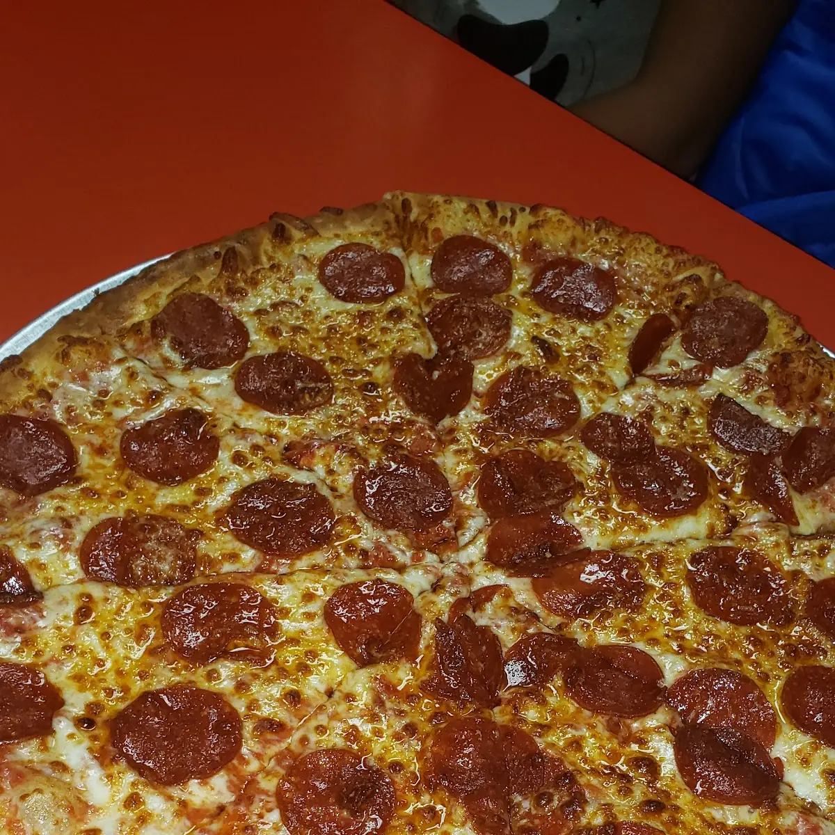 lg Pepperoni Pizza