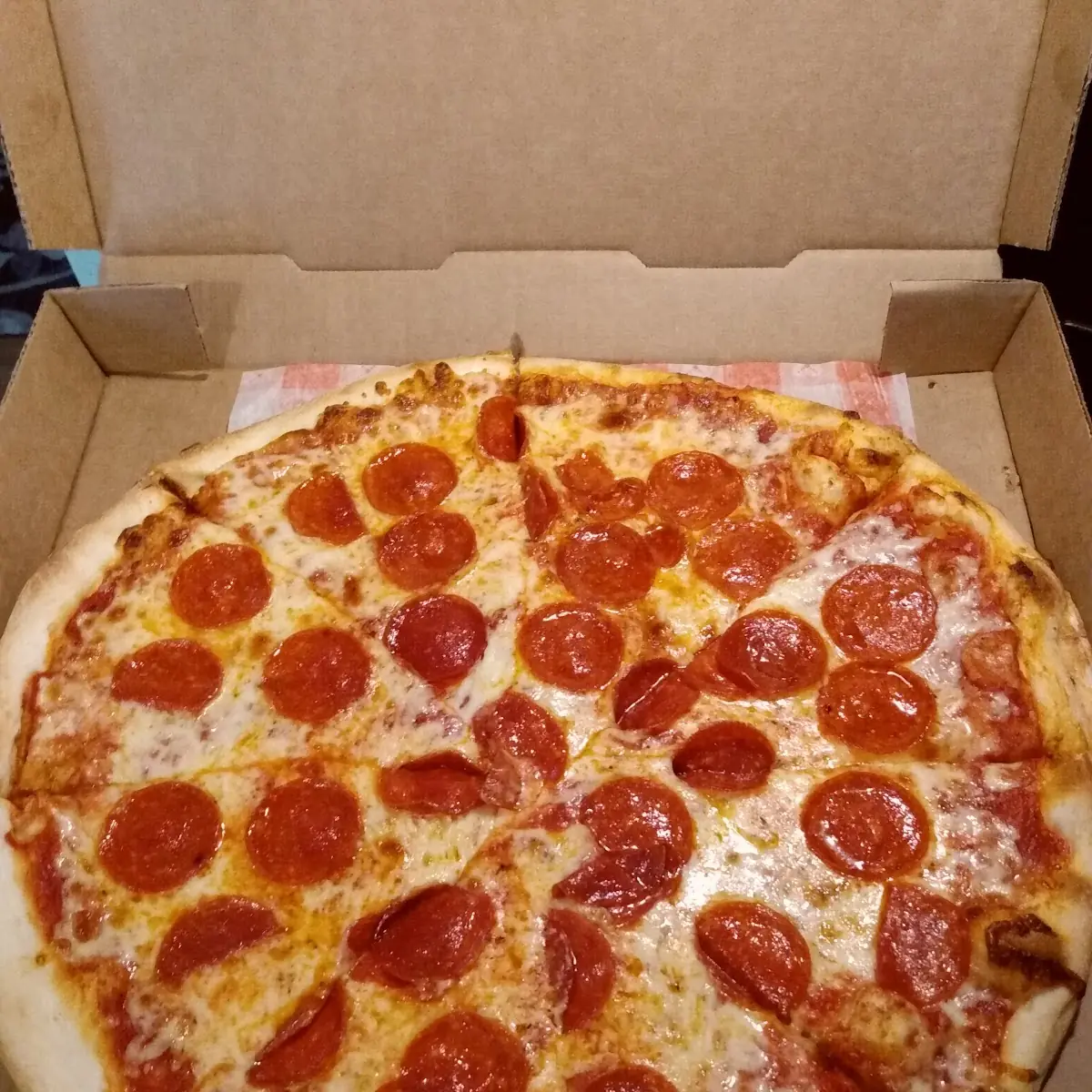 Large Pepperoni Pizza