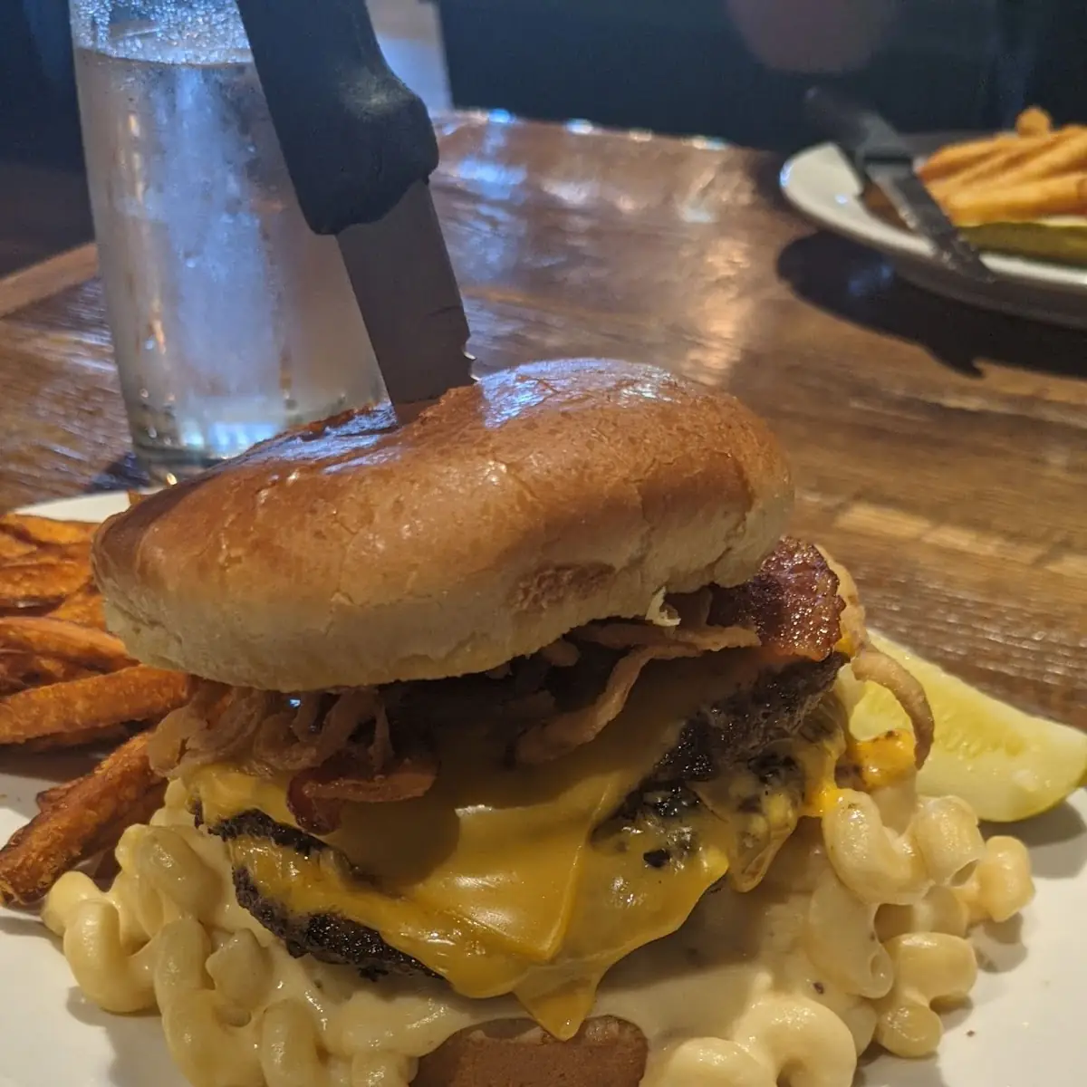 Bacon Mac & Cheese Burger