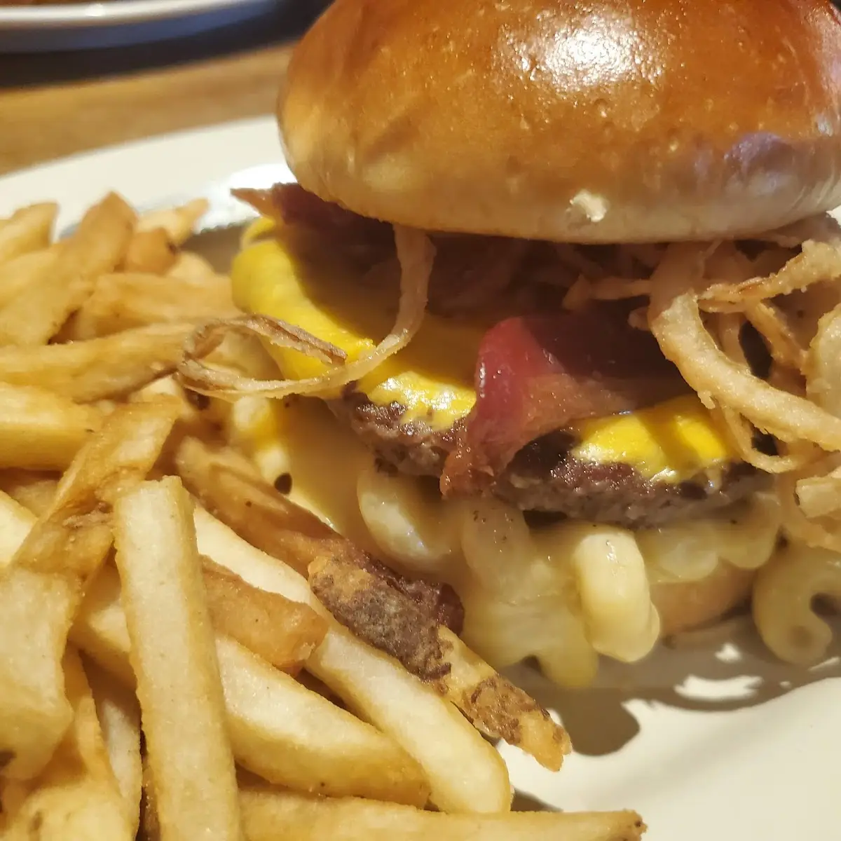 Mac N Cheese Burger