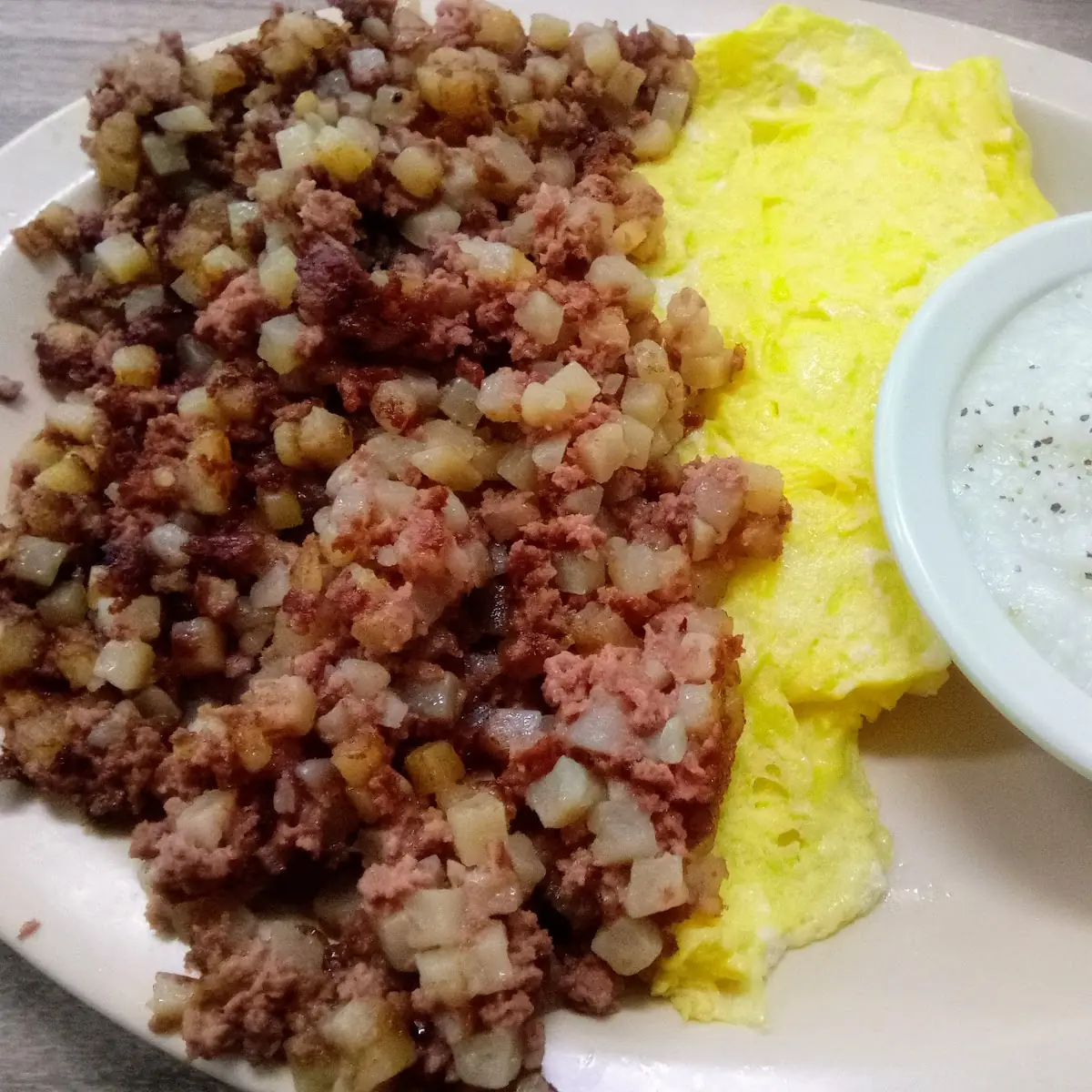 Corn Beef Hash Eggs and Grits