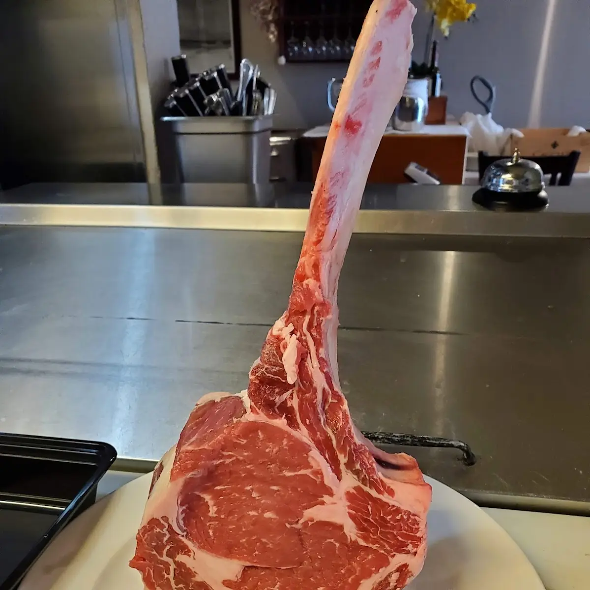 Tomahawk Rib Eye Chop