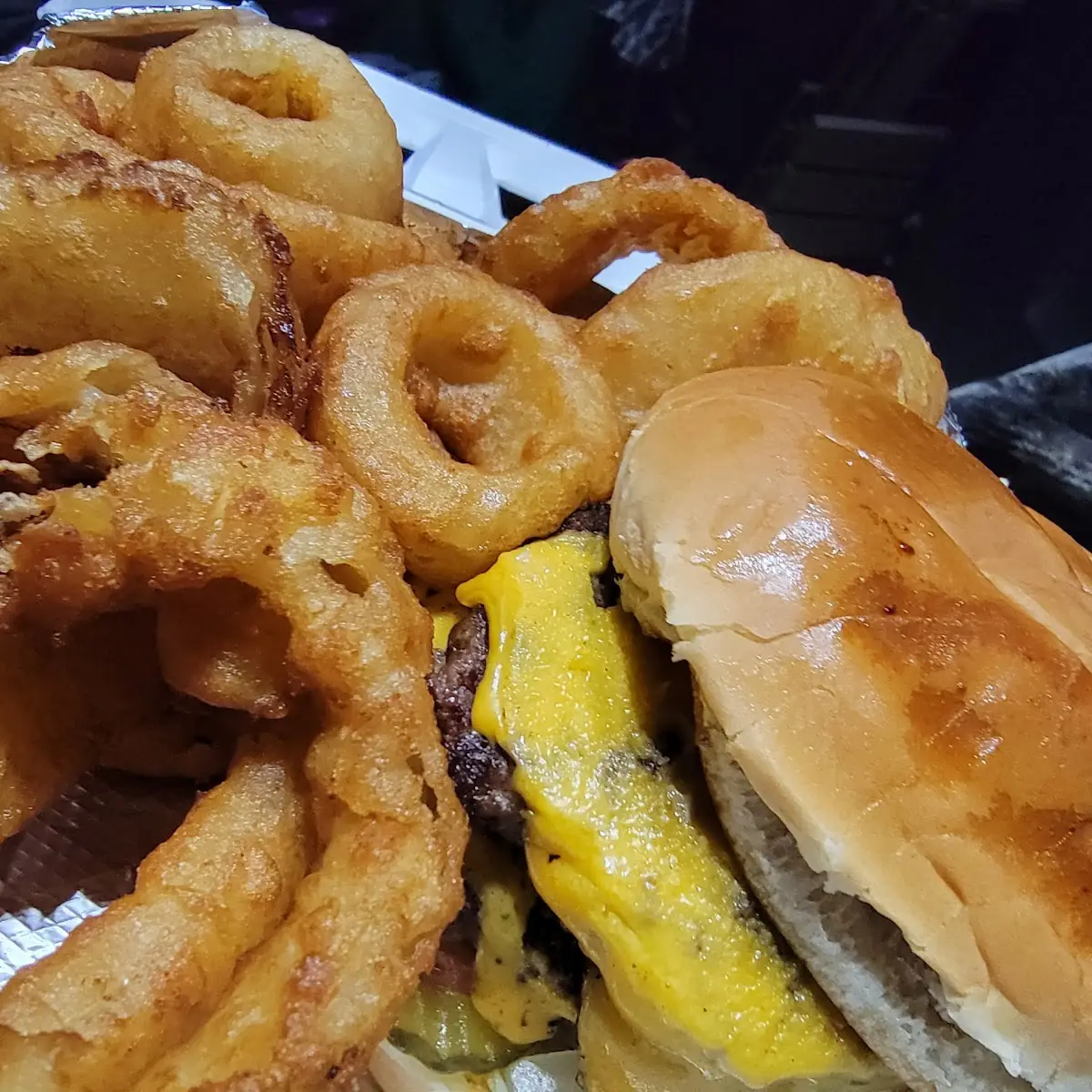 Cheeseburger and Onion Rings
