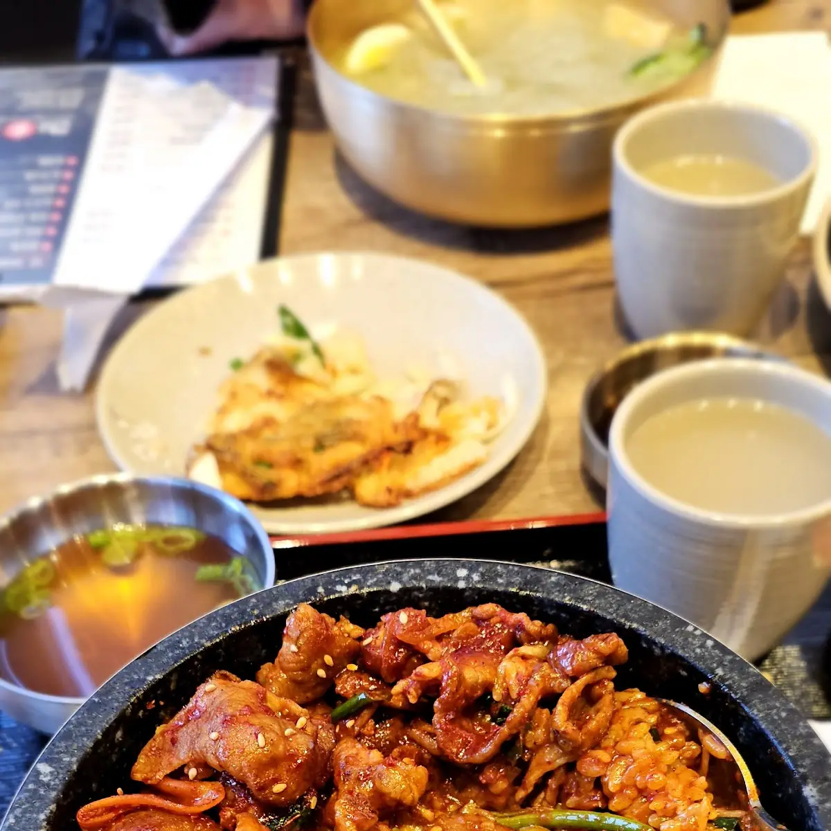 Jae Yuk Dolsot Bibimbap