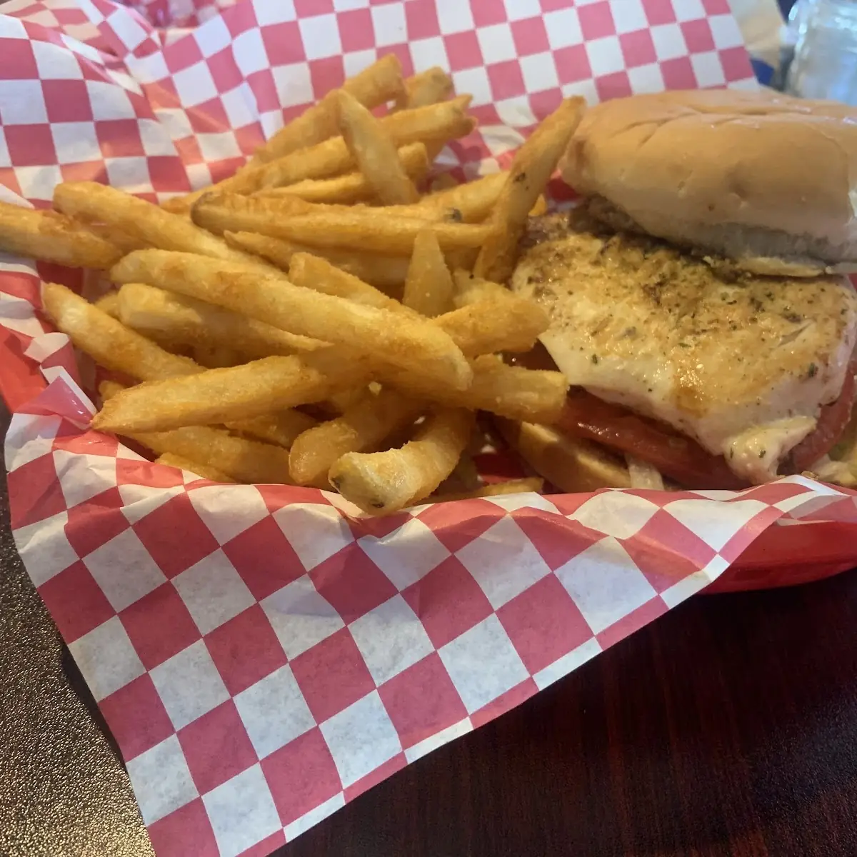 Grilled Chicken Sandwich w Fries