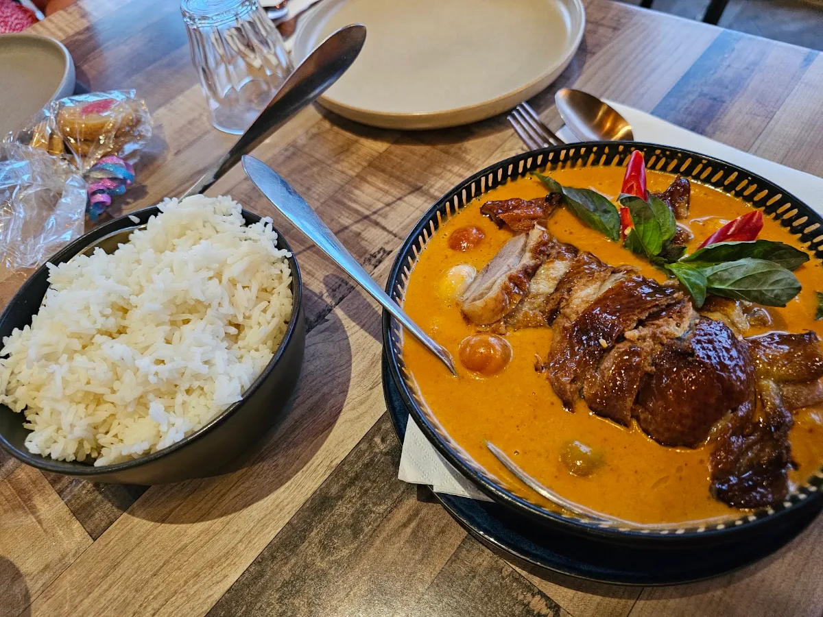 Duck Curry, Infusion Cafe & Thai IS NOW KNOWN AS Alangkarn Thai Restaurant