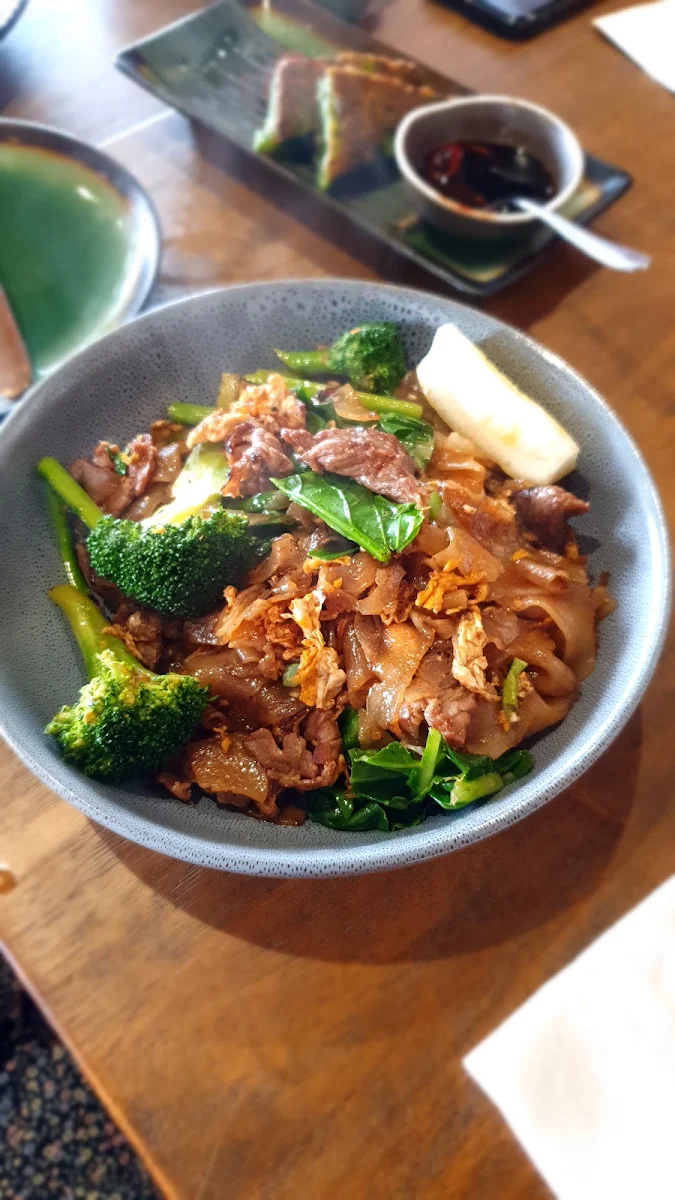 Pad SE EW Beef, Infusion Cafe & Thai IS NOW KNOWN AS Alangkarn Thai Restaurant