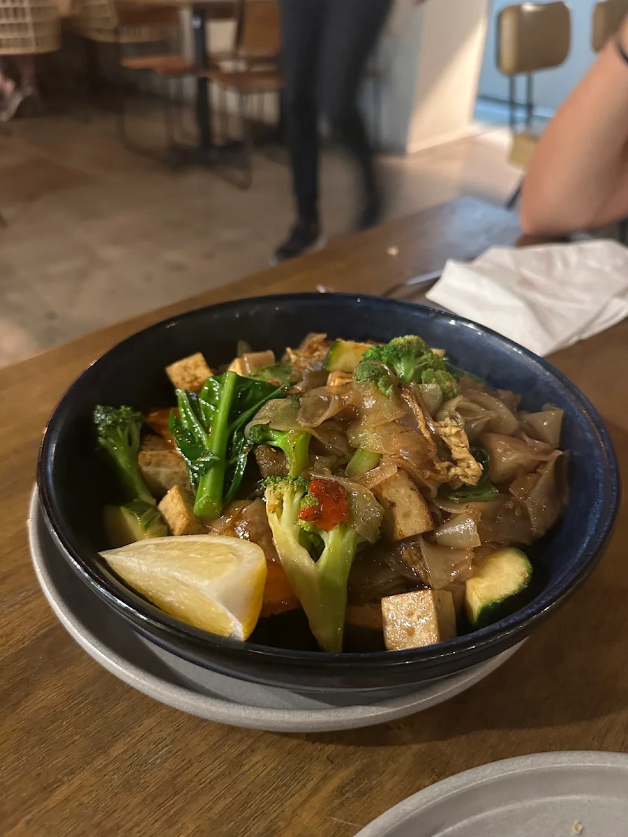 Pad See EW, Infusion Cafe & Thai IS NOW KNOWN AS Alangkarn Thai Restaurant