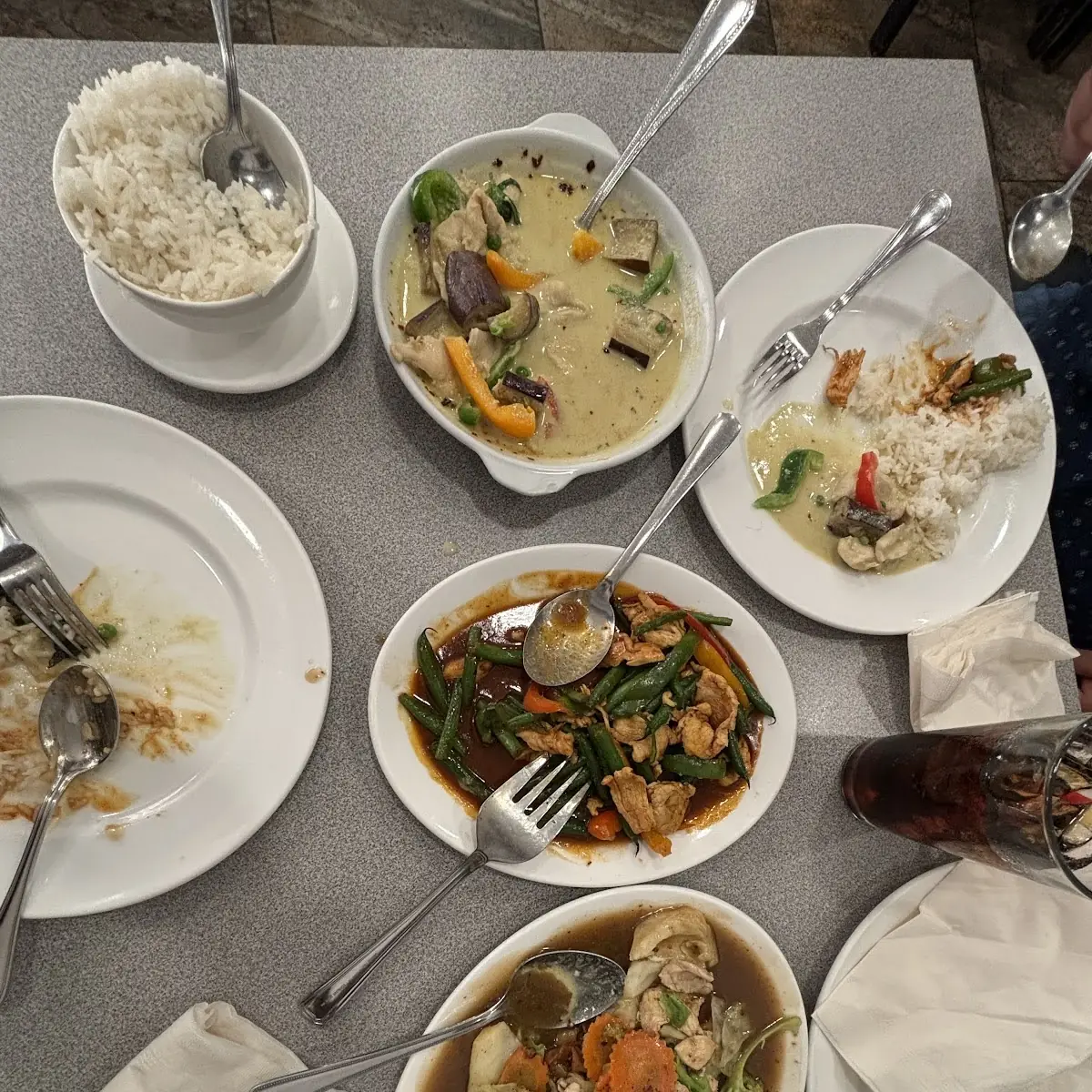 Pad Lahtna Pad Prig King Gang Keowan, Leela Thai Restaurant