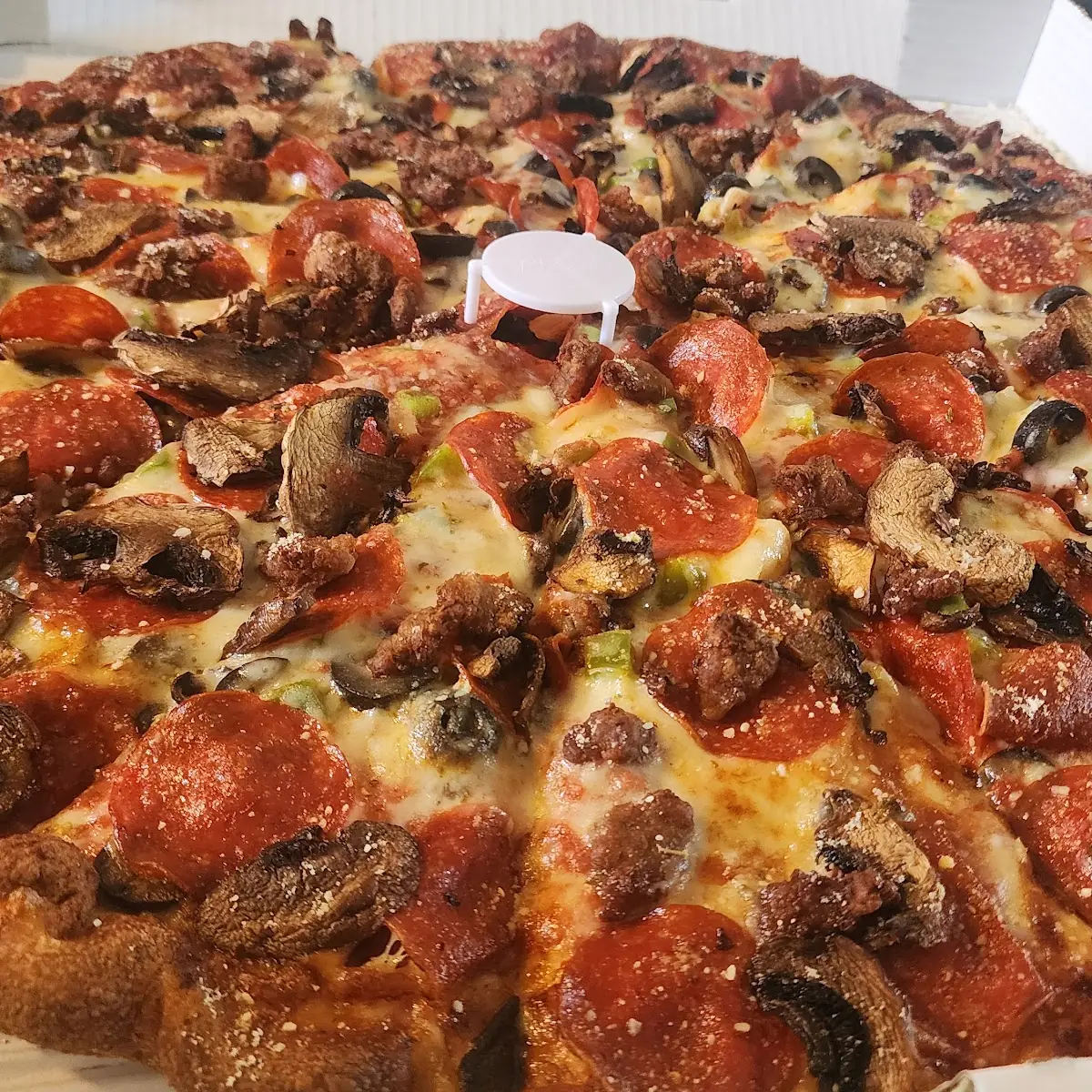Deluxe Pizza
