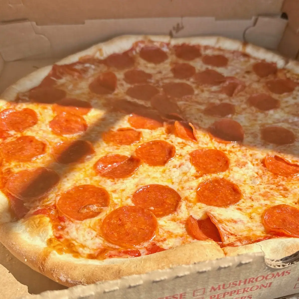 Large Pepperoni Pizza