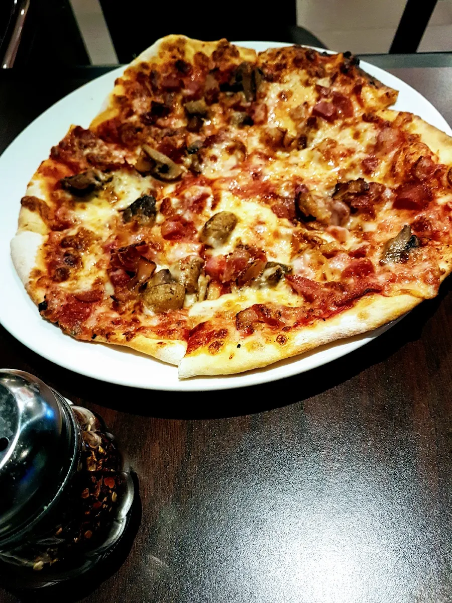Hand Tossed Pizza