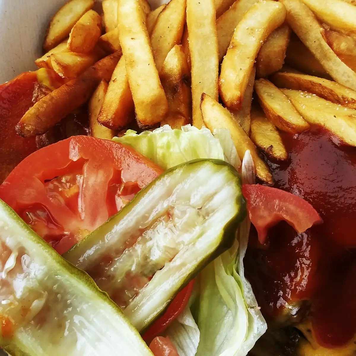 BBQ Burger with Fries