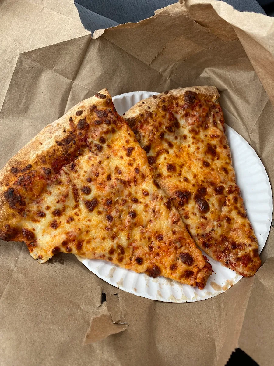 Xlrg. Pizza 16'" (10 Points) / Xlrg. Pizza 16"' (10 Slices)