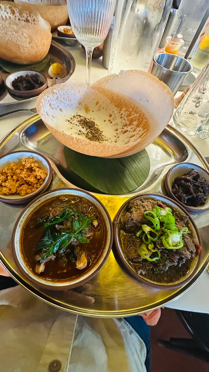 Hoppers and Curry, Hopper Joint