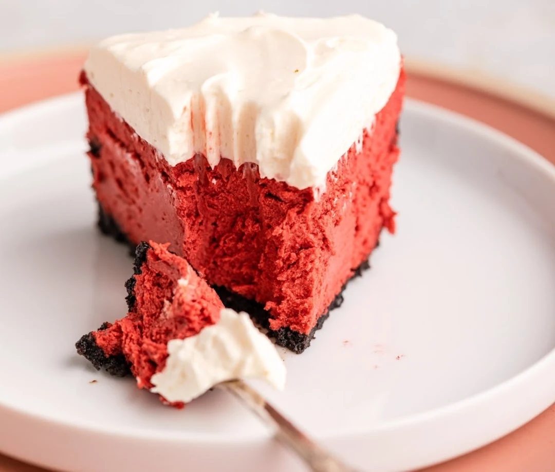 Red Velvet Cheesecake