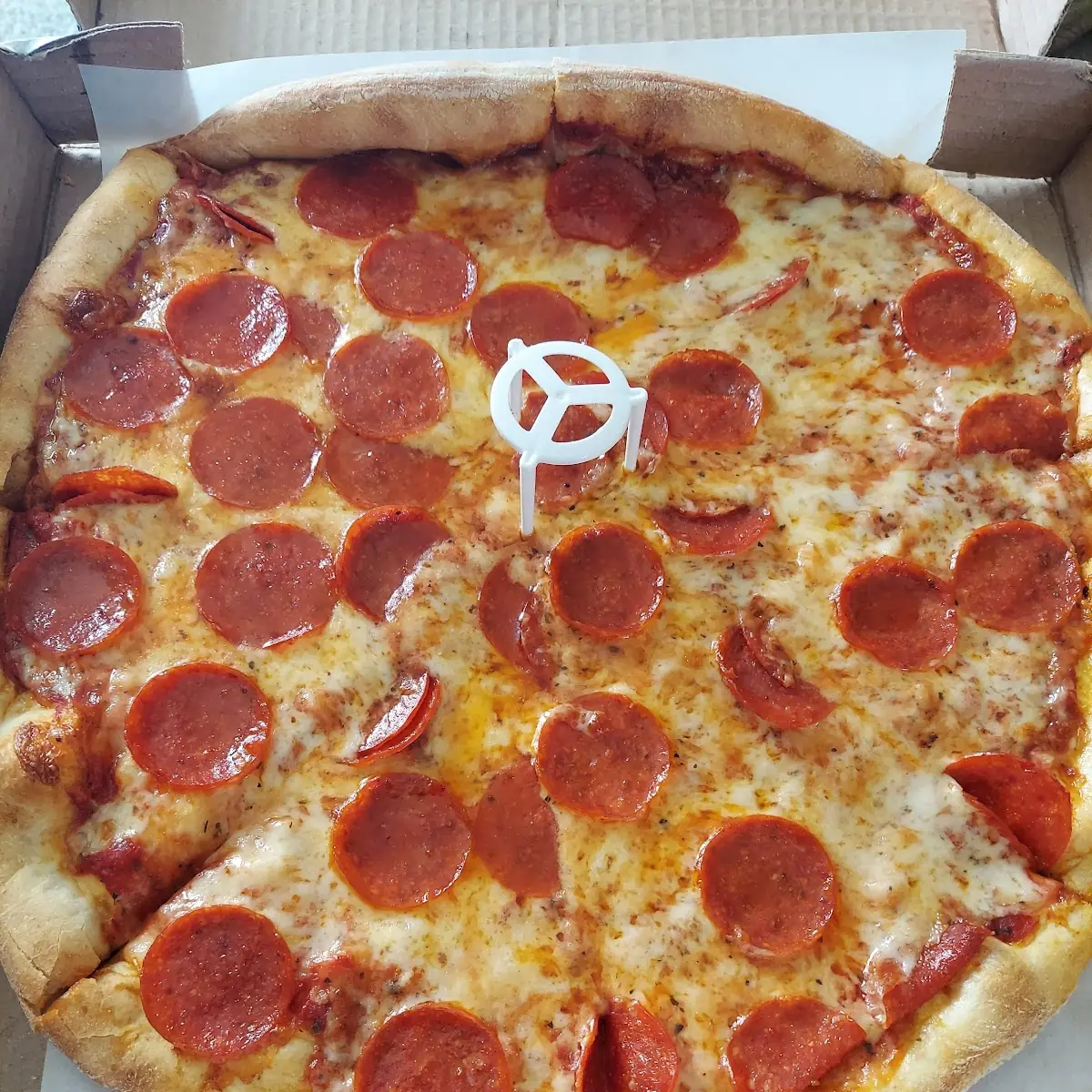 Medium Pepperoni Pizza